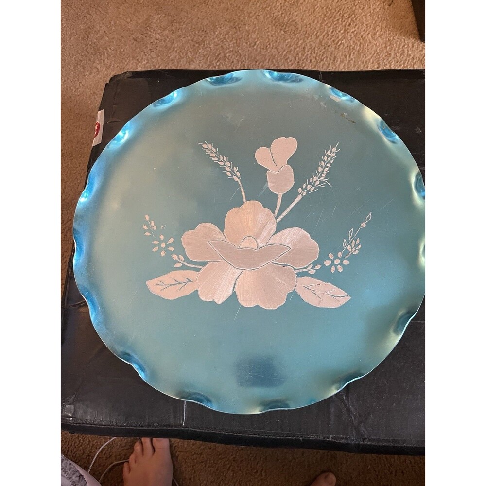 Vintage Hammered Aluminum Serving Tray Round With Scalloped Border 15”